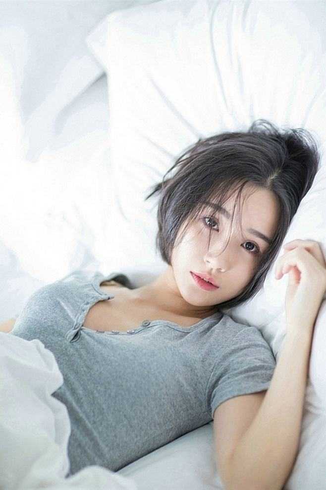 穿书后，我在密室综艺勇斗npc全文小说